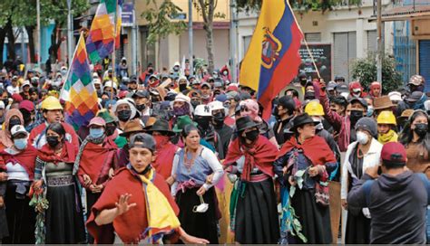 Un paso atrás de la centro izquierda en Ecuador