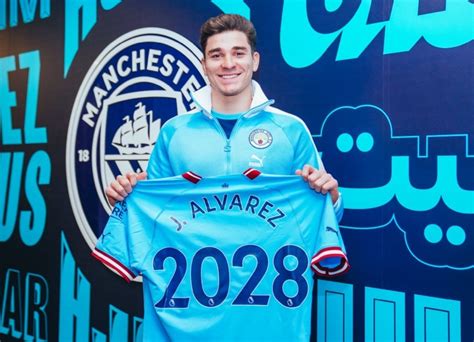 Julián Alvarez extendió su vínculo con el Manchester City