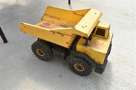 Metal Tonka Truck | Live and Online Auctions on HiBid.com