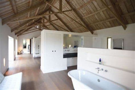 Architecturally Striking Barn Conversion In Gloucestershire