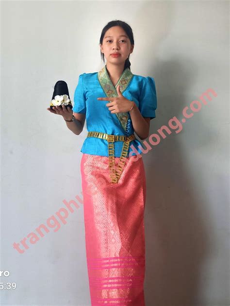 Trang phục Thái xanh hồng