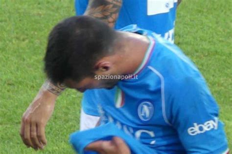 Nuovo Problema Per Il Napoli Lascia Il Campo Infortunato