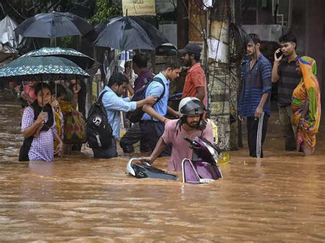 Guwahati Underwater Heavy Rains Disrupt Daily Life Heavy Rainfall In