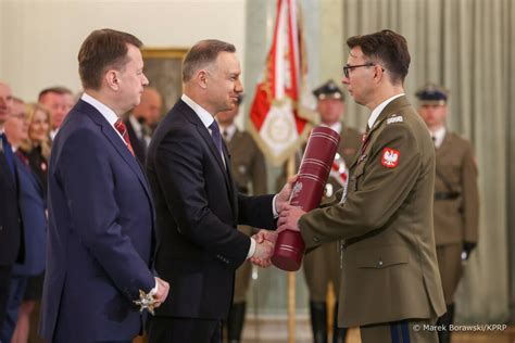 Prezydent RP wręczył nominacje generalskie oraz admiralską ośmiu