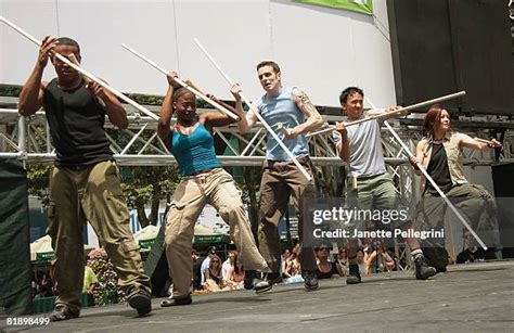 Cast Of Stomp Photos and Premium High Res Pictures - Getty Images