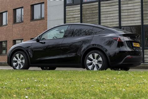 Tesla Model Y and Volkswagen dominate the Dutch car market - Techzle