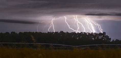 Emiten Alerta Por Tormentas Eléctricas Para Tres Regiones Iniciarán Madrugada De Este Sábado