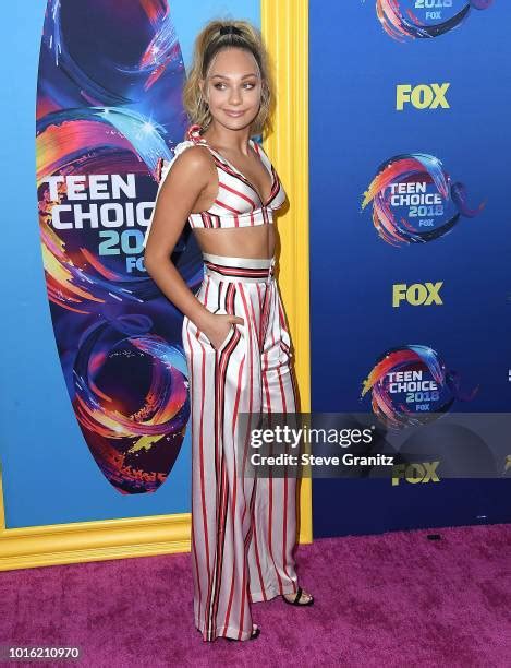 Maddie Ziegler 2018 Photos Et Images De Collection Getty Images