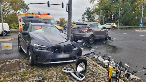 Unfall An Der Ampelkreuzung In Zeil Euro Schaden Und Verletzte