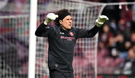 Guillermo Ochoa Podría Recibir Millonaria Renovación Del Salernitana Lo Que Se Sabe Esto En Línea