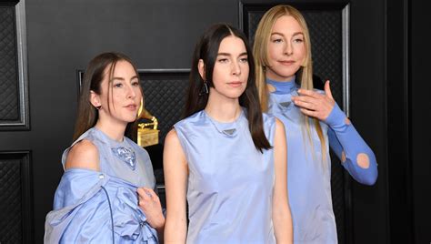 Haim The Band Looks Incredible At The 2021 Grammy Awards