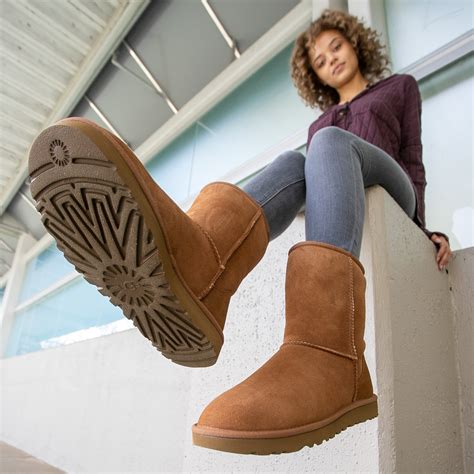 Womens Ugg Classic Short Ii Boot Chestnut Journeys