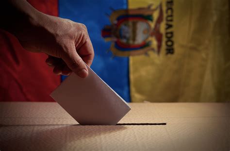 Referéndum en Ecuador y nuevas medidas de seguridad Diálogo Político