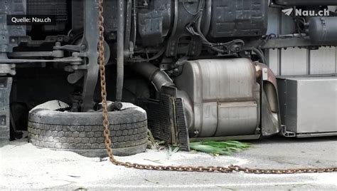 Altishofen Lu Schwerer Unfall Zwischen Auto Und Anh Ngerzug