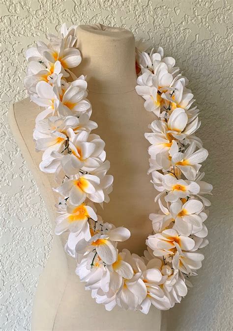 Hawaiian Plumeria Poepoe Lei artificial | Etsy