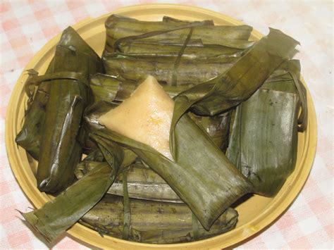 Cebu Philippines : "Budbud Tiktik" is made of Tiktik - came from a very fine grains from corn ...