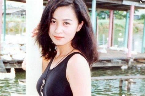 被年轻时的刘嘉玲惊艳到，与梁朝伟在一起23年无子，网友：可惜了