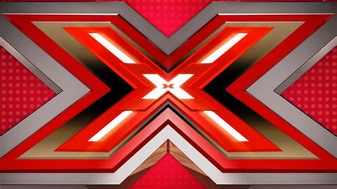 motorola moto  phone  real   coming  summer cnet