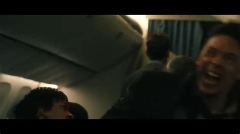 Guerra Mundial Z Escena Del Avion Espa Ol Latino Caida Avion Zombie