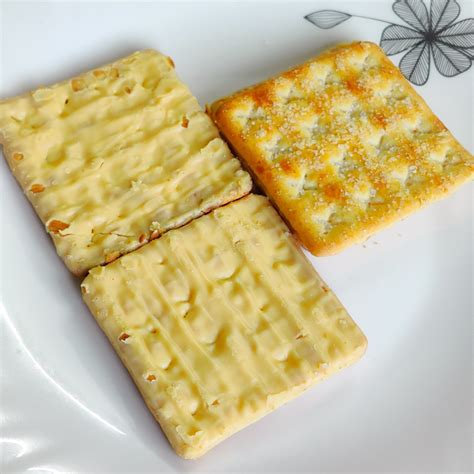 Gery Sugar Cheese Crackers - Review - Devjeetsaha.com