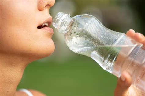 Free Photo Close Up Woman Hydrating