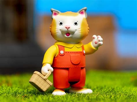 Richard Scarrys Busy World Reaction Huckle Cat Picnic Action Figure