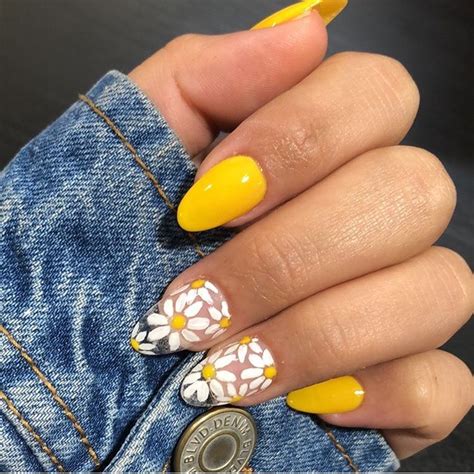 Pin By Shae B On Nails Edge Nails Best Acrylic Nails Sunflower Nails