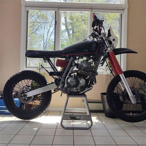 My Custom Cafe Racerscrambler Built Out Of A 97 Honda Xr400 Tons Of