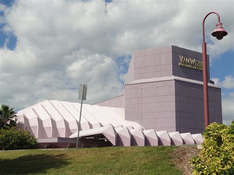 Why The Hollywood 20 Movie Theater Sarasota Florida Is The Best Destination For Your Next Family Outing 5