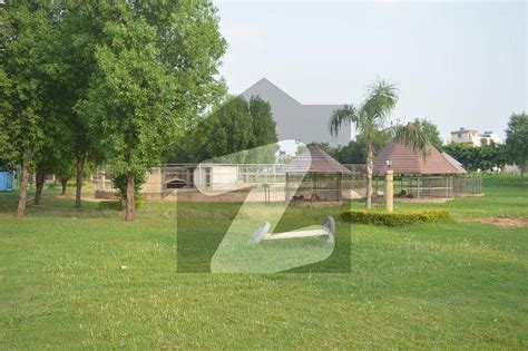 Marla Most Beautiful Prime Location Plot With Possession For Sale In