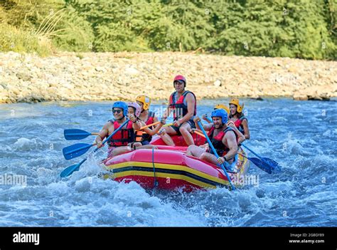 Raft Adventure Risk Rafting Hi Res Stock Photography And Images Alamy