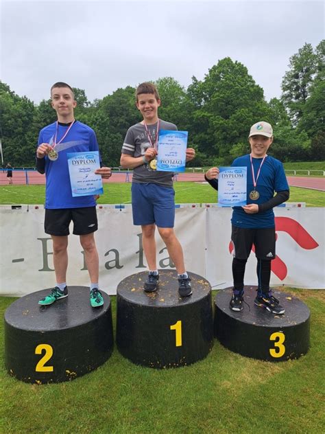 CZWARTEK LEKKOATLETYCZNY Szkoła Podstawowa nr 32 im Jana III