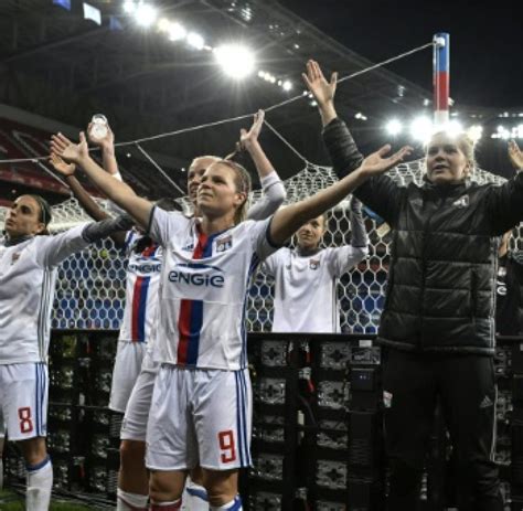 sp Fußball Frauen Europacup CL HF Paris Meldung 2 Paris und Lyon im