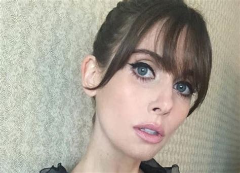 Selena Gomez Spread Her Legs In A Bikini The Blemish