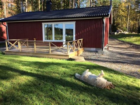 Nybyggd stuga i natursköna omgivningar Hoks Naturcamping