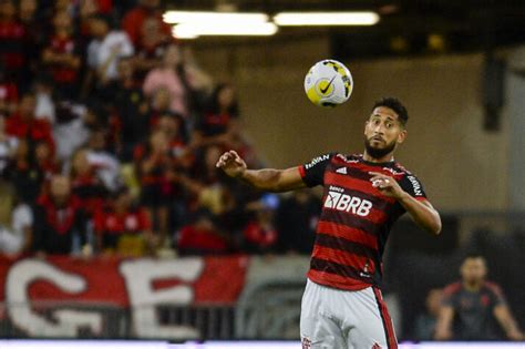 Atua Es Do Flamengo Contra O Atl Tico Go Noite De Victor Hugojogada