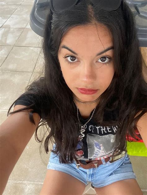 red lip nice hip