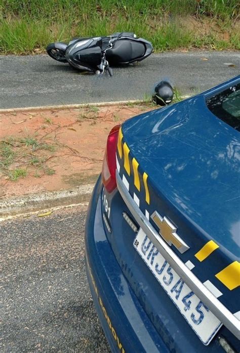 Homem é preso após fugir de blitz moto roubada Polícia Rodoviária