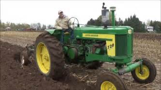 Antique Tractor Plow Day The John Deere 720 Plowing Along With Members