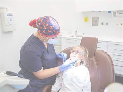 Problemas dentales frecuentes en niños en verano y cómo evitarlos