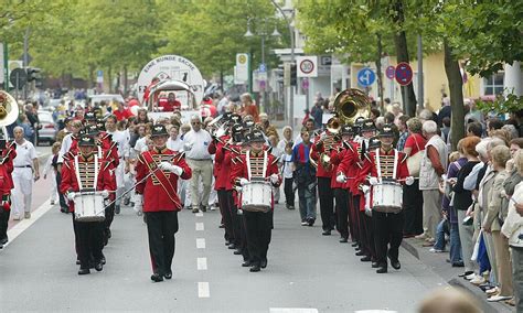 Festumzug und mehr zum Gütersloher Stadtjubiläum Glocke