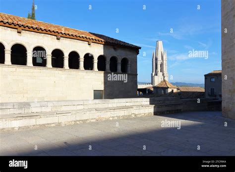 Basílica de san felix hi res stock photography and images Alamy