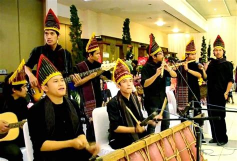 Keunikan Dan Sejarah Tari Tor Tor Sering Jalan