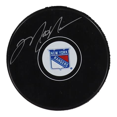 Mark Messier Signed Rangers Logo Hockey Puck Steiner Pristine Auction