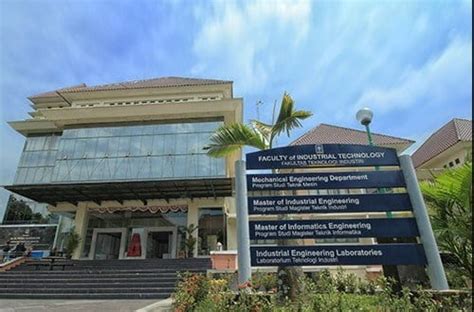 7 Rekomendasi Jurusan Teknik Informatika Terbaik Di Yogyakarta