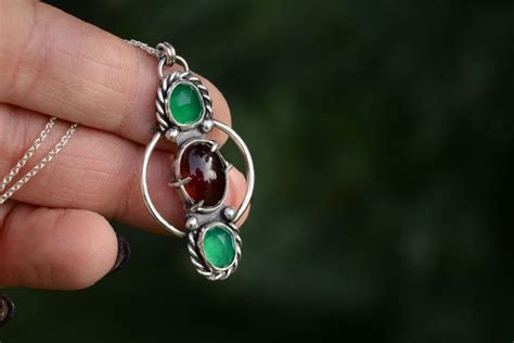 Multistone Necklace With Red Garnet And Green Onyx Sterling Silver