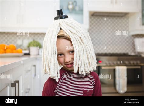 Mop Head Hi Res Stock Photography And Images Alamy