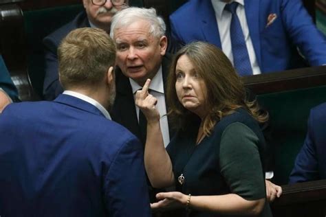 W kuluarach mówią iż PIS wejdzie w koalicję z konfederacją oraz z