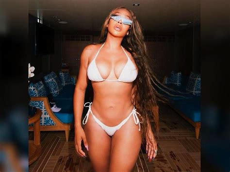 Sexiest Celebrity Thirst Traps Of 2022 See The Hot Photos
