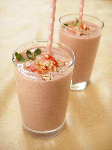 Healthy {Almond Milk} Smoothies | Inspired to Bake